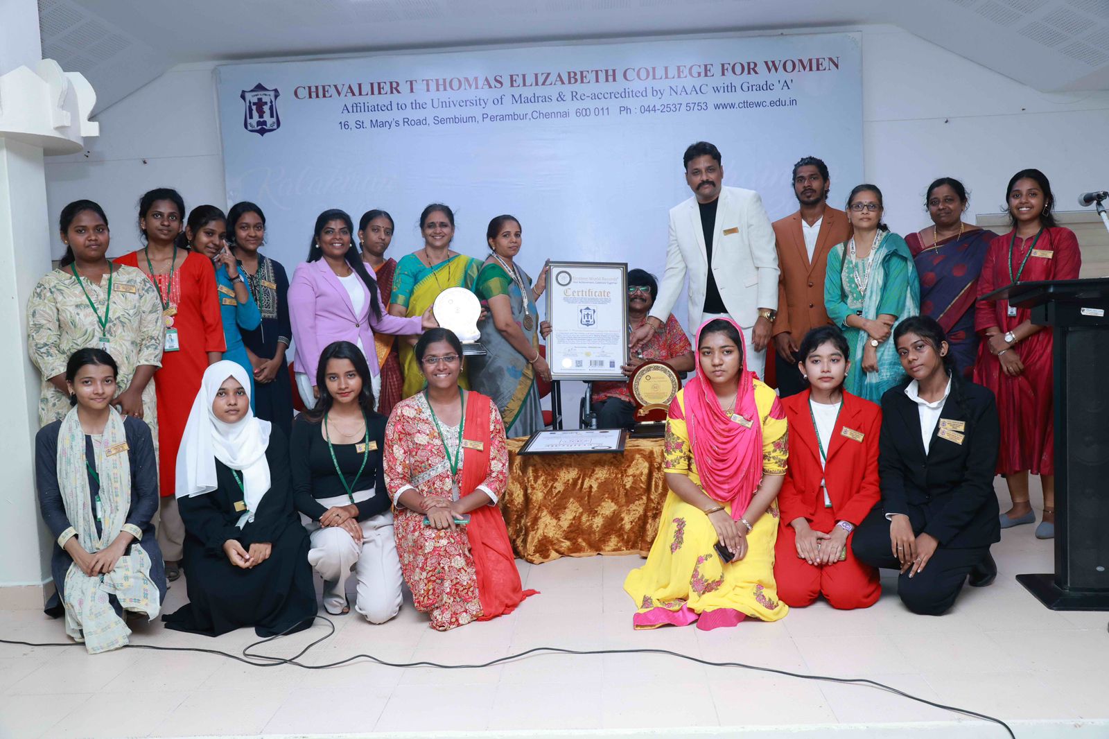 WORLD RECORD FOR WRITING SLOGANS ON CLOTH BAGS TO PROMOTE A PLASTIC BAG-FREE ENVIRONMENT AND CREATING HUMAN ANATOMY FORMATIONS HIGHLIGHTING DONATABLE ORGANS BY 2,500 STUDENTS TO RAISE AWARENESS